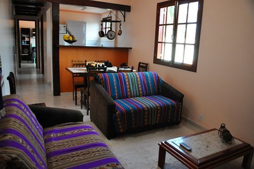 Casa Dois Gatos (Adults Only) Bed & Breakfast Cabo Frio Exterior photo